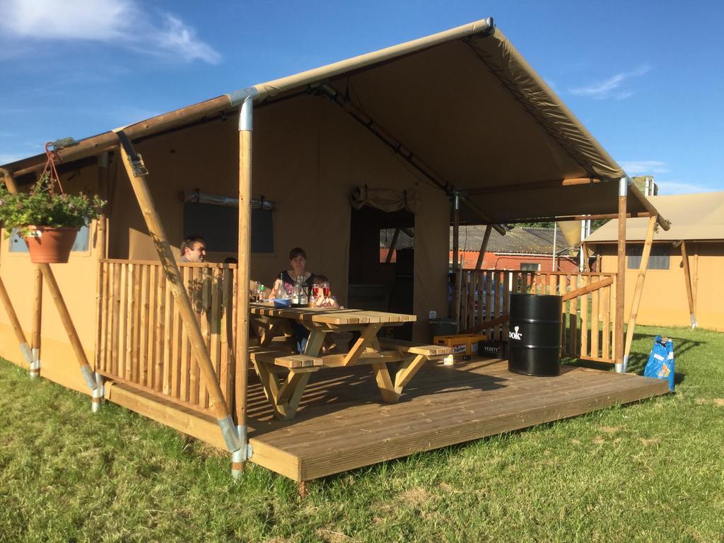 Glamping Aan De Vleterbeke Luxury tent Vleteren